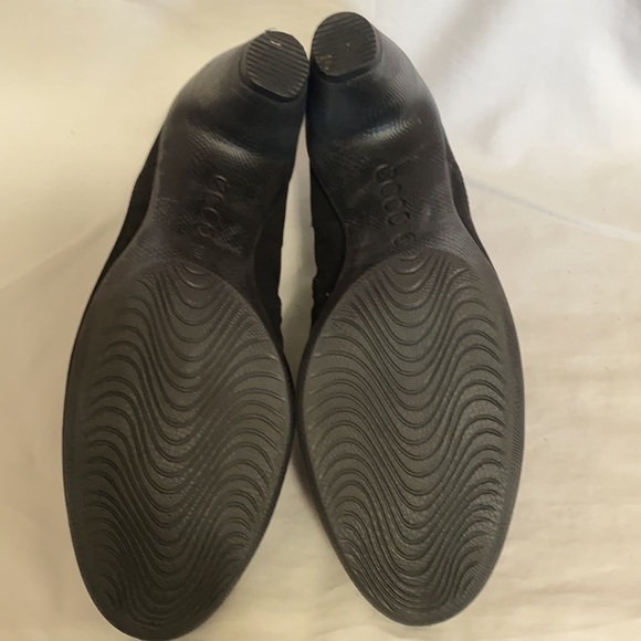Ecco Black Suede Bootie Heel - Picture 3 of 6